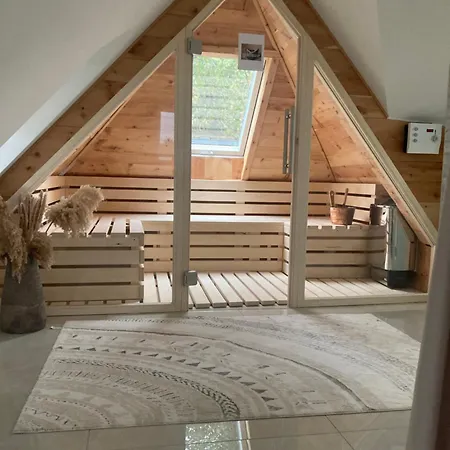 Grosse Galeriewohnung Mit Sauna 